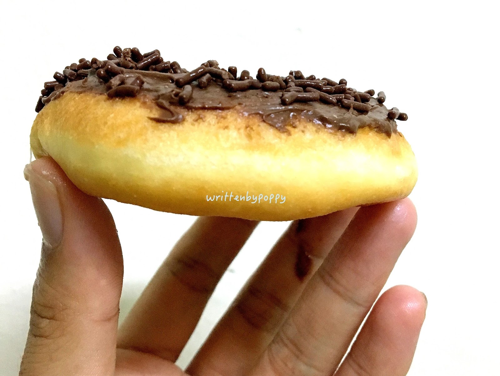 Written by poppy: RESEPI DONUT KAPAS (KRISPY KREME INSPIRED)