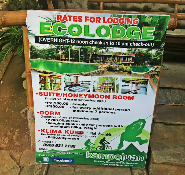 kampojuan ecolodge is situate beside the pool