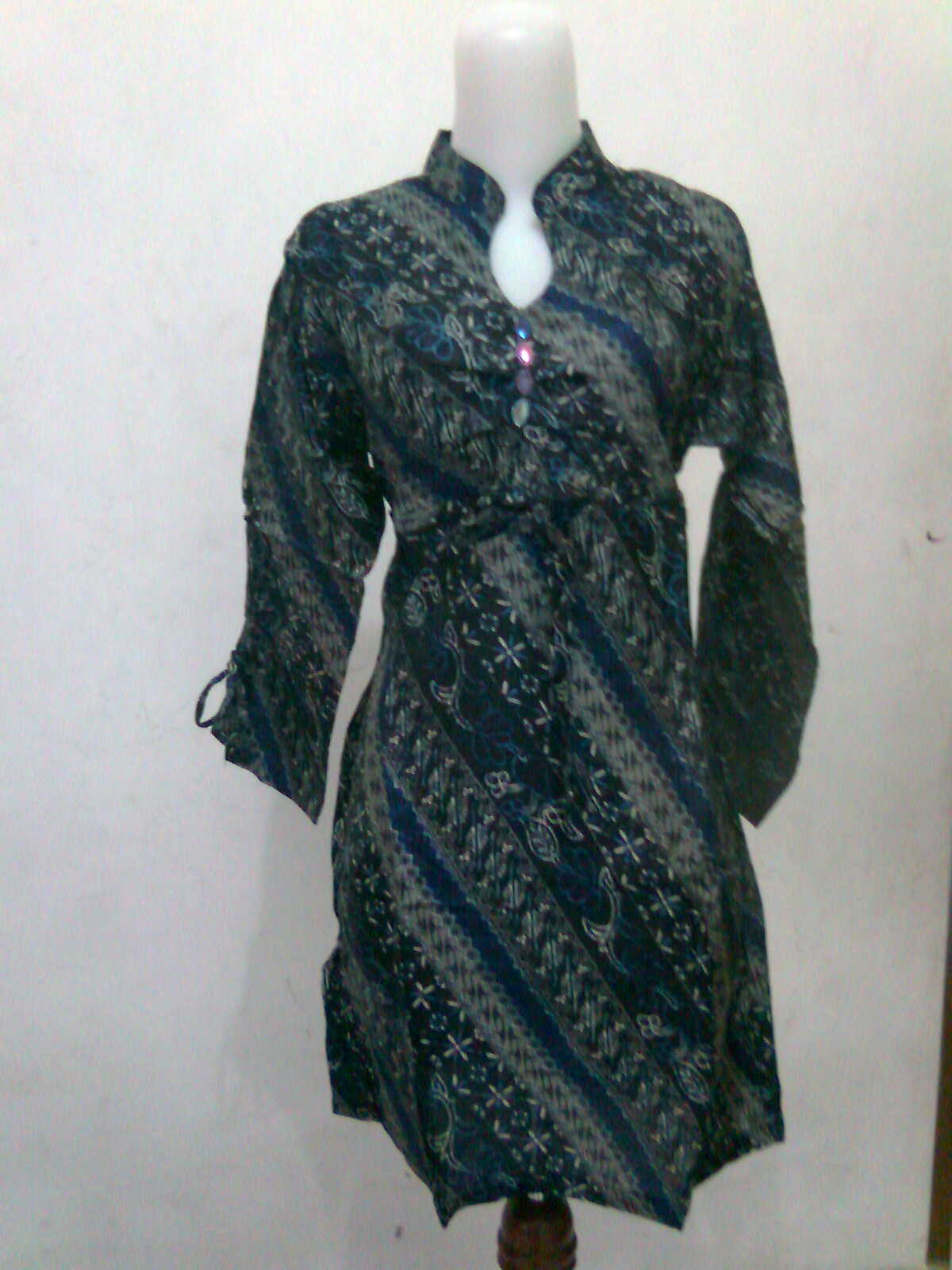 SUPER JUNIOR Model Baju Batik Wanita 2012 Desain  Batik 