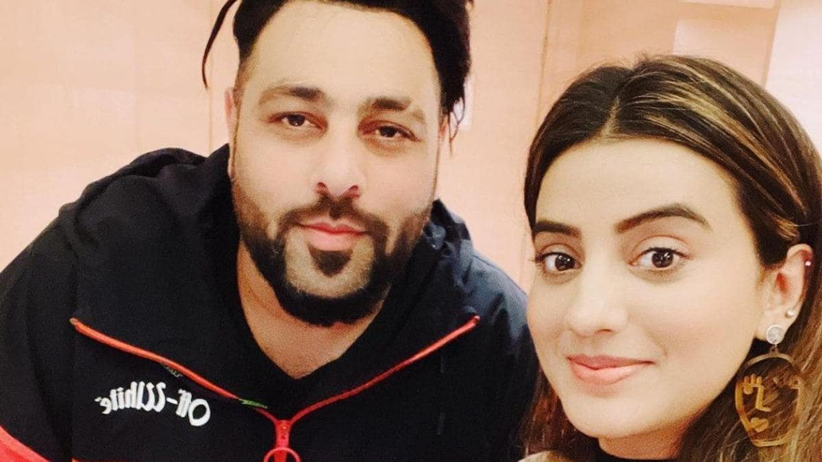 Badshah and Akshara Singh ki Photo