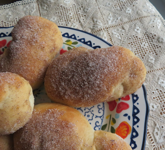 Tahitian Coconut Breakfast Rolls