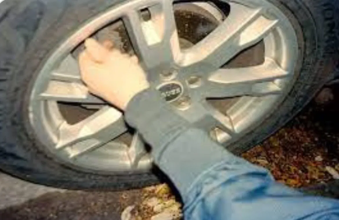 Report: Eco-Terrorists Deflate Tires on Dozens of SUVs in New York City