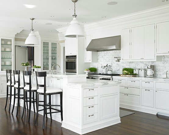 White Hampton Style Kitchen