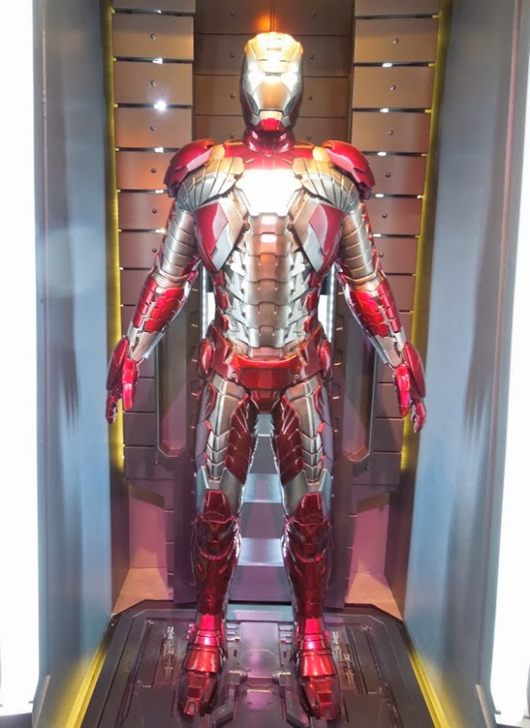 Iron Man Mark V briefcase armour