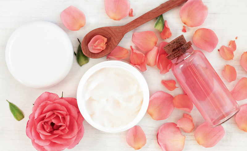 How to Make Body Lotion With Coconut Oil & Rose Water