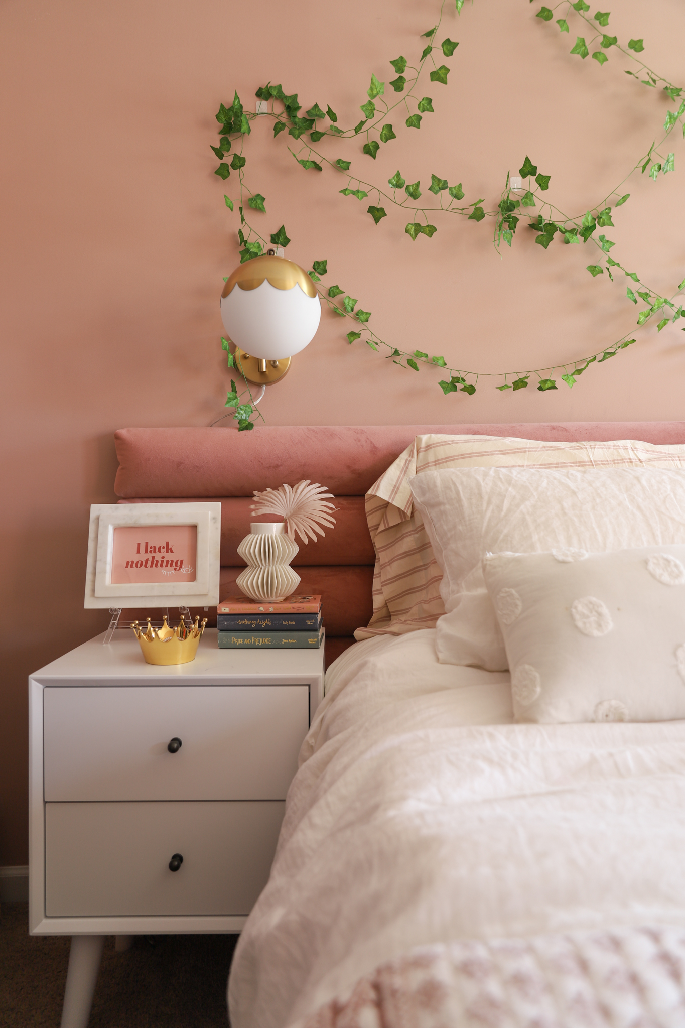 A Pretty Pink Aesthetic Teen Room!