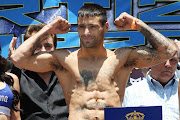 El 2013 abre con un plato fuerte. Lucas Matthysse (3220, K.O), . (lucas matthysse weigh in)