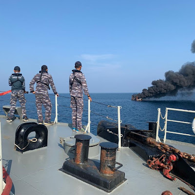 KM Angke Jaya 2 Terbakar, 10 ABK diselamatkan TNI AL