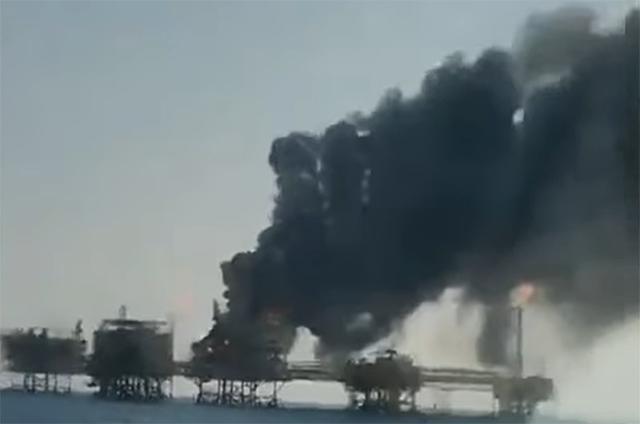 Pemex confirma un muerto en el incendio en la plataforma Akal Bravo