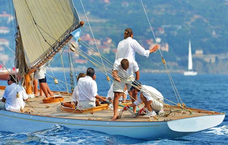 Nikmati Liburan Wisata Dengan Yacht, Apakah Anda Sudah Menikmati Kenyamananya ?