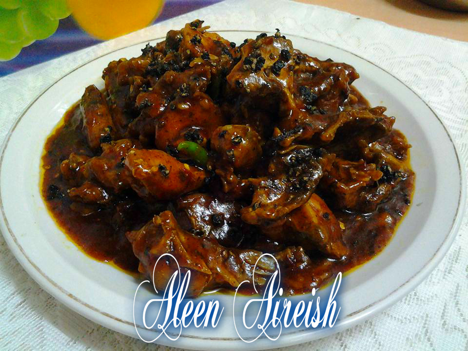 Dapur Chomey Aleen Aireish AYAM MASAK LADA HITAM 