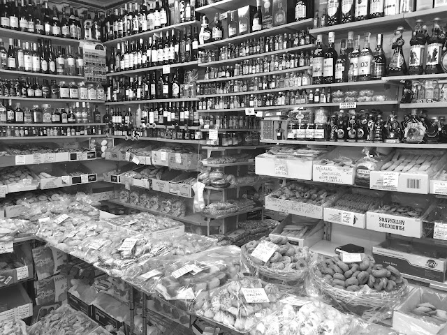 mantequería bermejo madrid plaza mayor estamostendenciados dulces típicos legumbres allcohol dulces artesanos pastas magdalenas pastas de pueblo