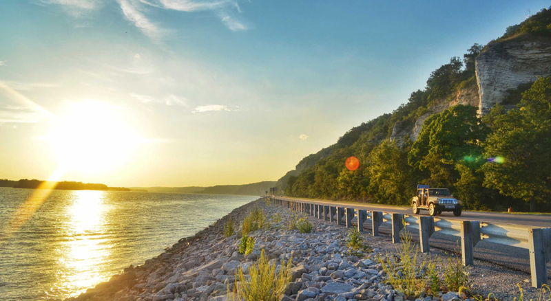 9 Stops to Make on a Great River Road Trip