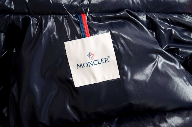 logo Moncler, oryginał vs podróbka, gdzie kupić?