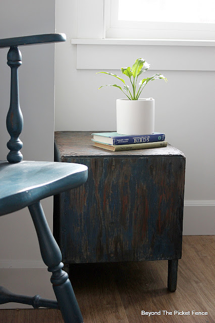 Chippy Thrift Store Wood Crate Table