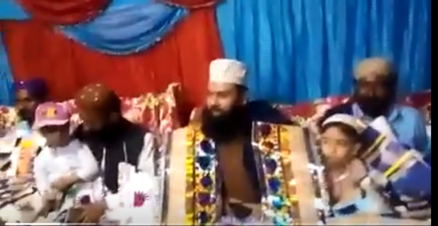 باپ بیٹوں نے ایک ساتھ شادیاں کرلیں