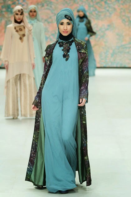 20 Foto Desain Baju  Pesta  Muslim  Glamour  Terpopuler 