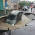 Carro engolido na zona norte do Rio 