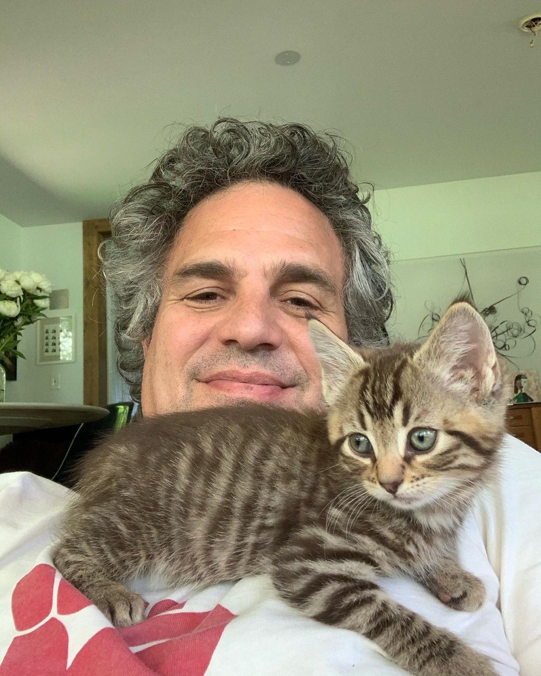Mark Ruffalo and his cat