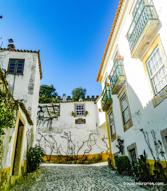 Ruas medievais de Óbidos em Portugal