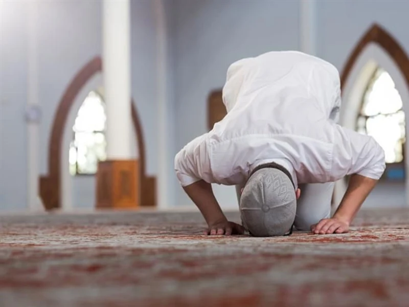 Secde yapamayan imam olamaz