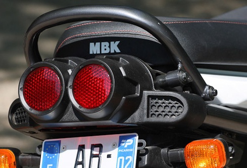 Scooter MBK X-Over 125_c.jpg