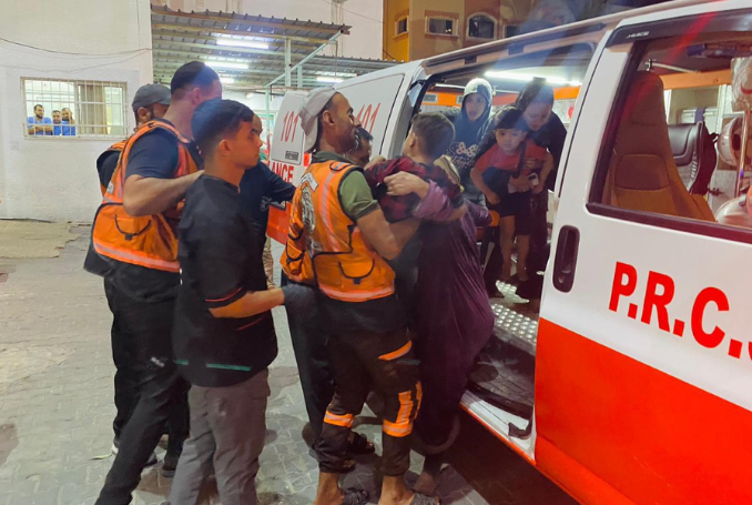 Ambulans, Tim Paramedis di Gaza 'Lumpuh' Pasca Bom Israel. 