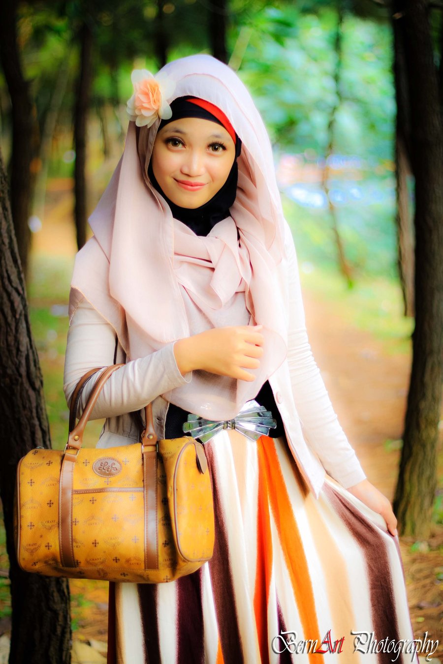 Foto Model Hijab Outdoor