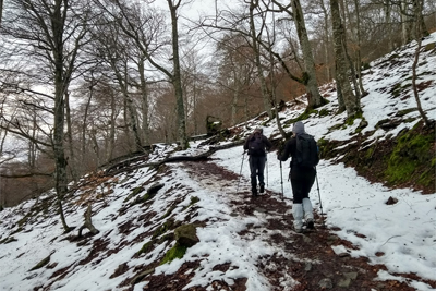 A medida que ascendemos la nieve se hace más presente