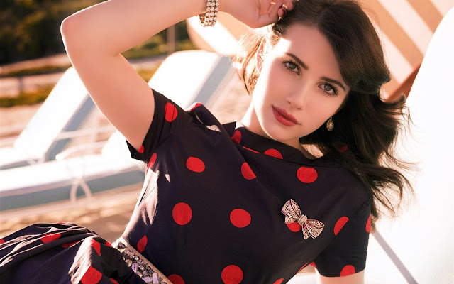 Emma Roberts Wallpapers Free Download