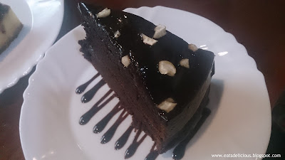 woodberry cafe davao chocolate cake