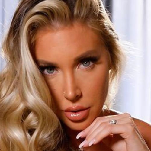 Samantha Saint Biography