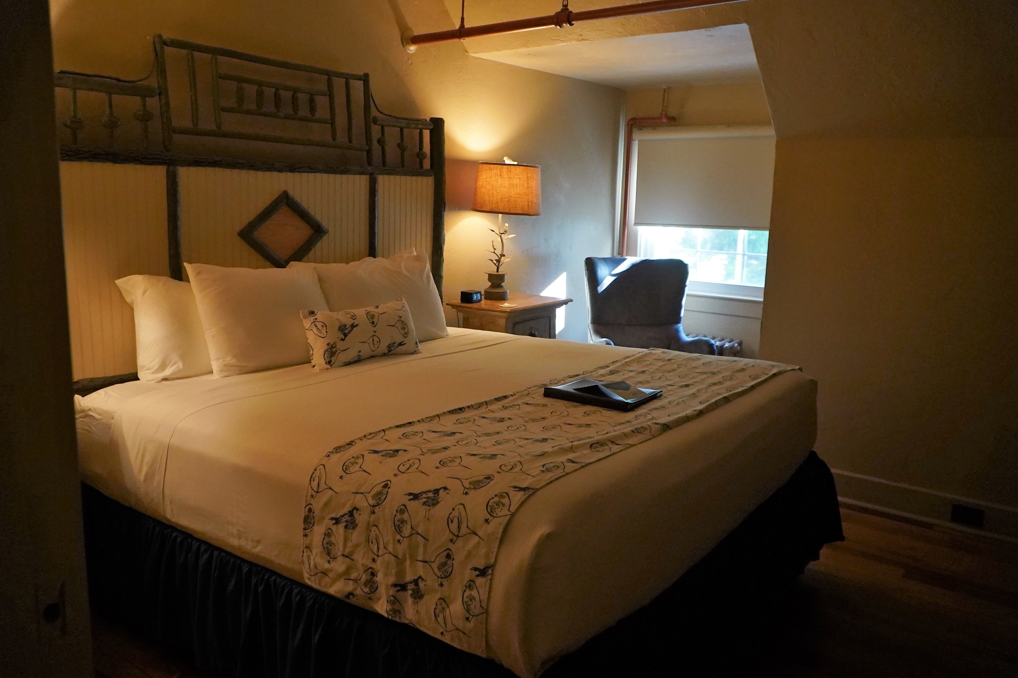 Historic Tapoco Lodge Rhododendron Bedroom