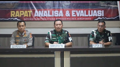 Konferensi pers Tim Gabungan Div Propam Polri dan Pus Pom TNI Terkait Penyerangan Mapolres Jeneponto