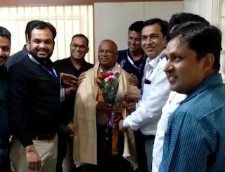 सेवानिवृत्त पर बिदाई समारोह का आयोजन किया गया