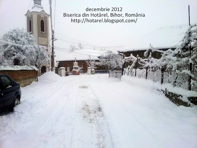 Biserica din Hotarel, Bihor, Romania decembrie 2012 ; satul Hotarel comuna Lunca judetul Bihor Romania