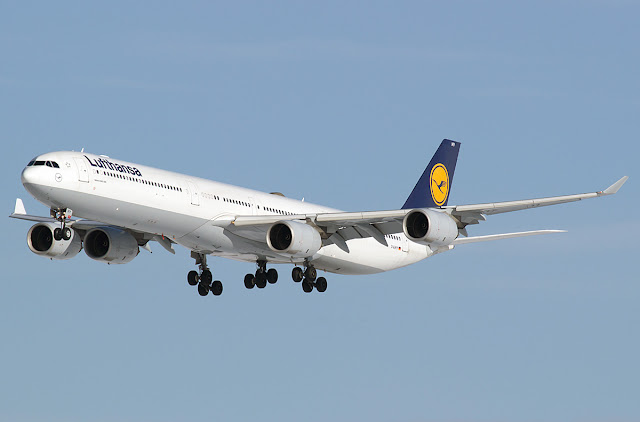 Lufthansa D-AIHY Airbus A340-642