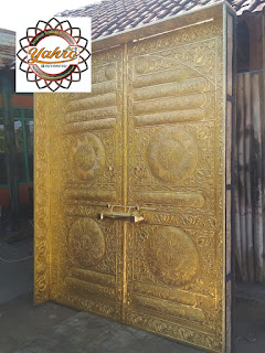 Kerajinan Pintu Ka’bah Tembaga Kuningan