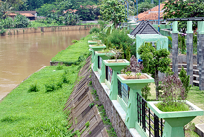 WISATA ALAM TAMAN TAMAN DI BANTARAN SUNGAI CITANDUY KOTA 