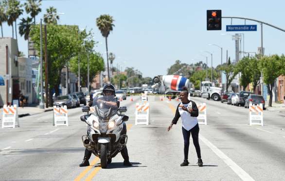 25 years after Los Angeles riots, progress and distrust live side by side