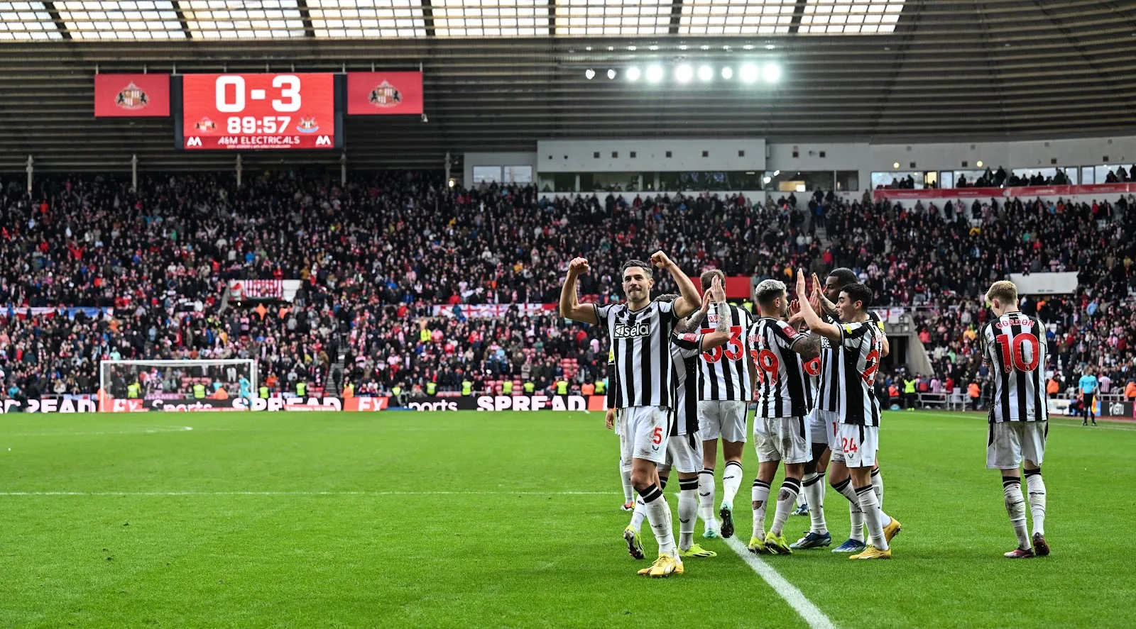 Newcastle beat Sunderland 3-0 in their FA Cup clash