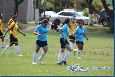 festejo de martinez y equipo unifut (2)