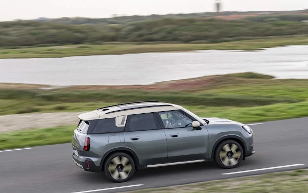 Novo MINI Countryman SE ALL4 elétrico 2024