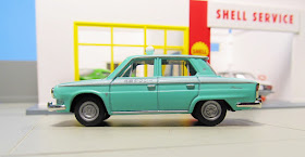 Tomica Limited Vintage   Hino Contessa  taxi