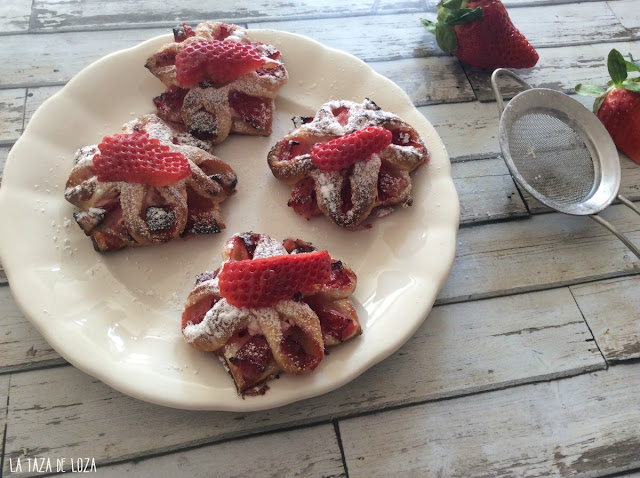 pasteles-de-hojaldre-con-fresas