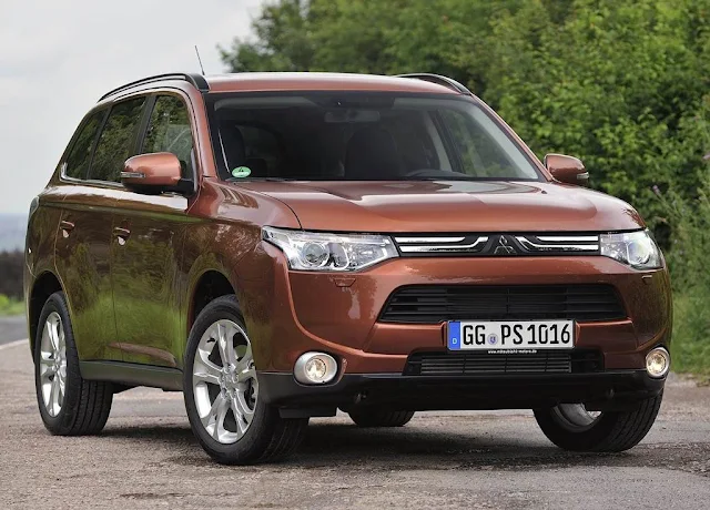 Mitsubishi Outlander 2013 perfil dianteiro