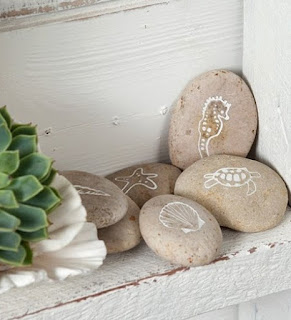 This image has an empty alt attribute; its file name is beach-rock-decorations.jpg