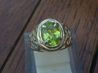 batu natural peridot