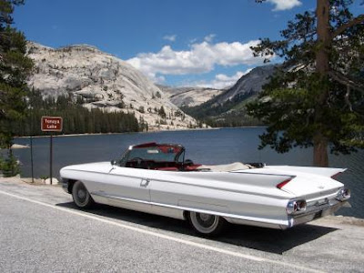 1961 CADILLAC 1959 NASH METROPOLITAN