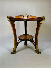 Louis Majorelle (1859-1926), "Aux Nénuphars", 1900 et 1902. ART NOUVEAU TABLE 'AUX NÉNUPHARS ' mahogany, tamarind veneer, gilt bronze